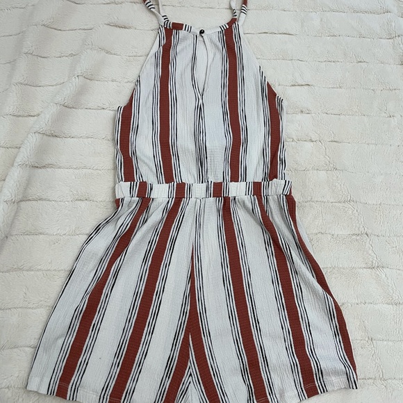 Romper - Picture 2 of 3